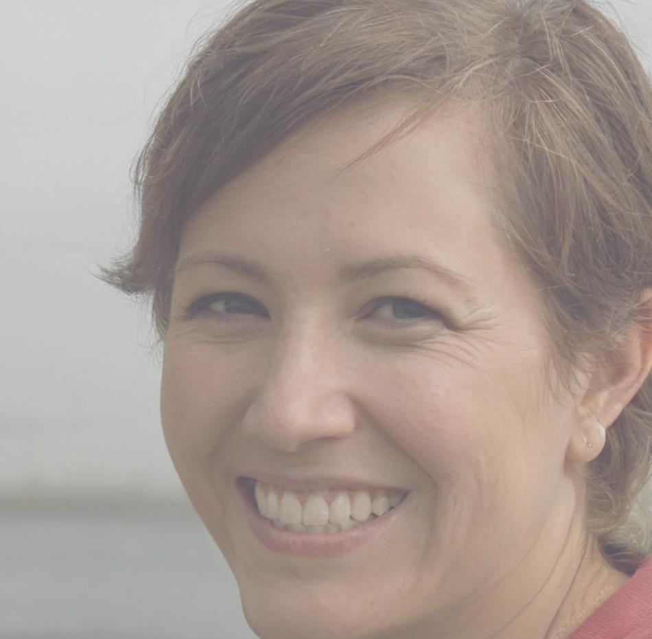 María González, Analista Financiera